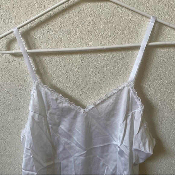 Cabernet Nylon Tank Top - Picture 2 of 4